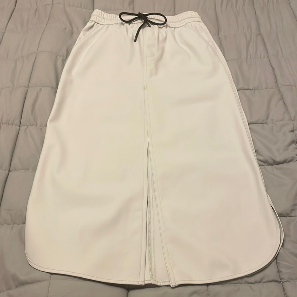 Zara grey skirt, NWT, size XS